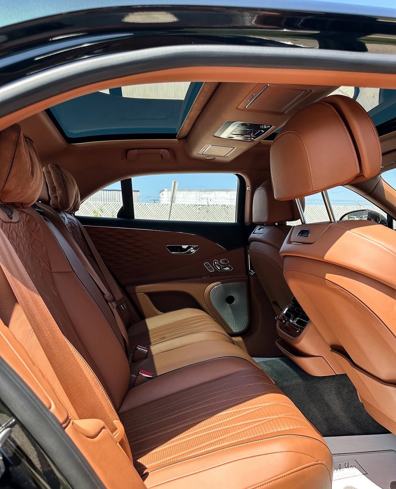 snaptik_7549607070186753294_4